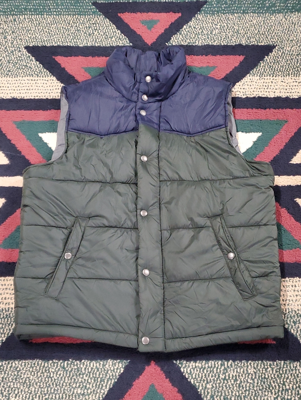 American Eagle Outfitters Quilted Puffer Vest in Green and Navy